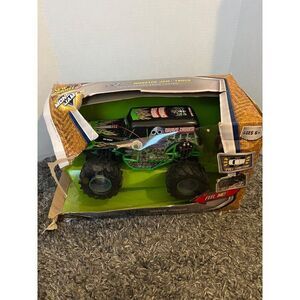 Monster Jam Grave Digger Remote Control Truck New